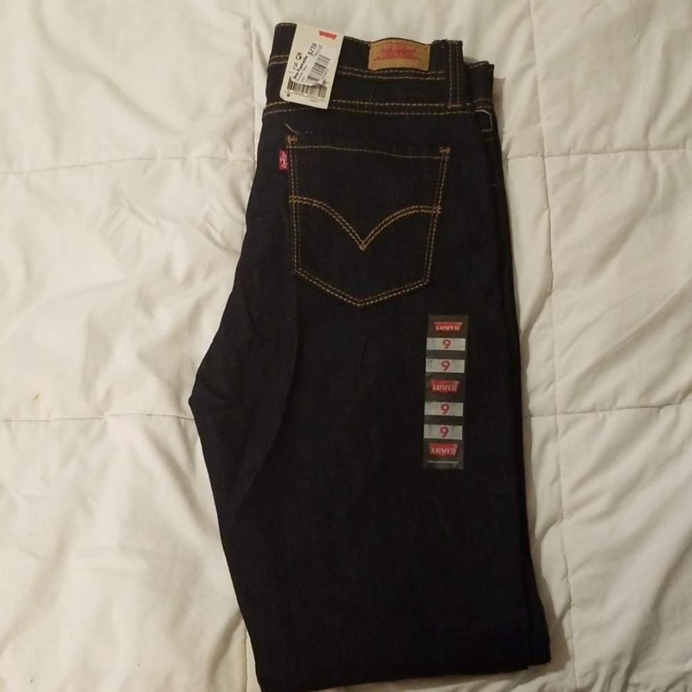 Womens Levi's jeans